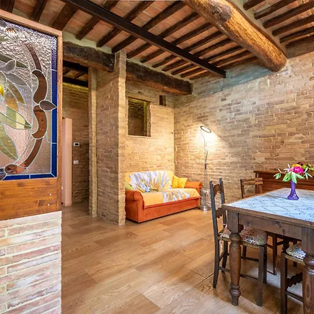 La Torre Di Monsindoli سيينا