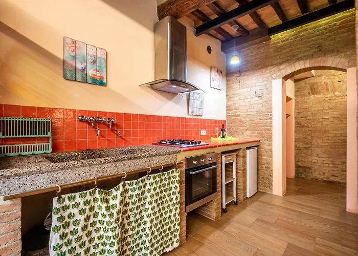 La Torre Di Monsindoli * סיינה